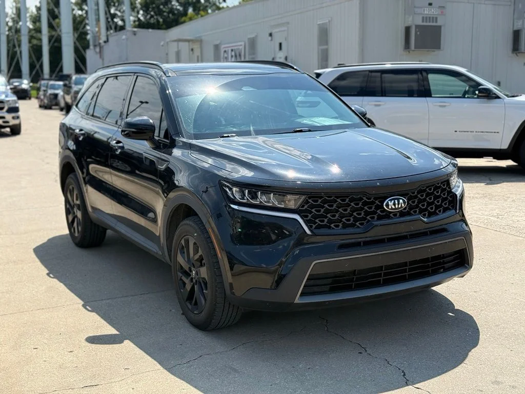 Used 2021 Black Kia S image 4