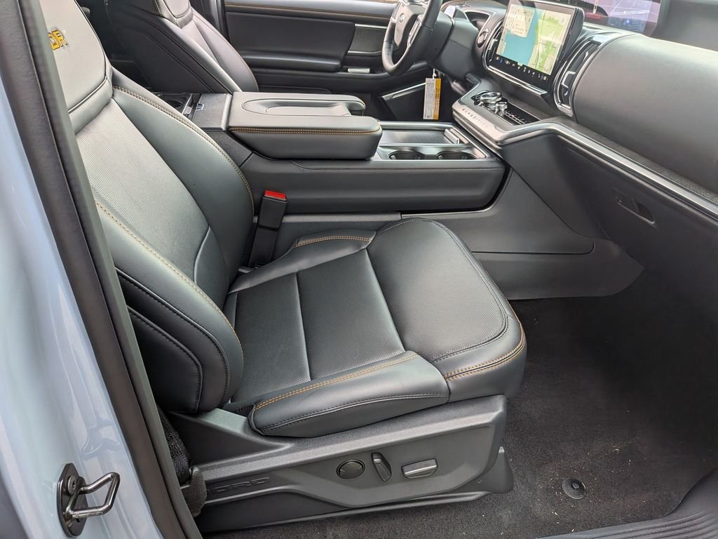 New 2027 Glacier Gray Metallic Tri-Coat Ford Tremor® image 34