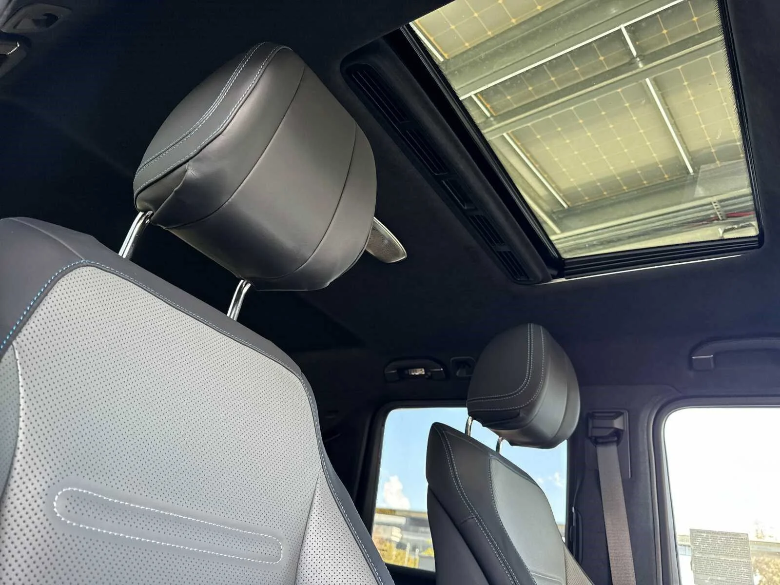 2025 Mercedes-Benz G-Class G580 - Photo 17