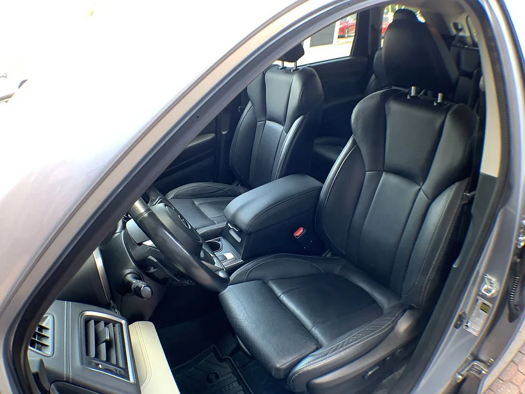 Used 2021 Ice Silver Metallic Subaru Limited image 11