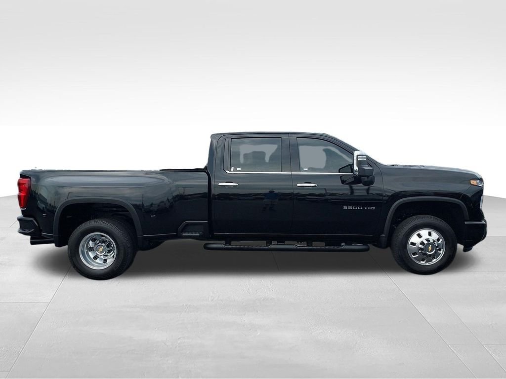 Used 2025 Black Chevrolet LTZ image 6