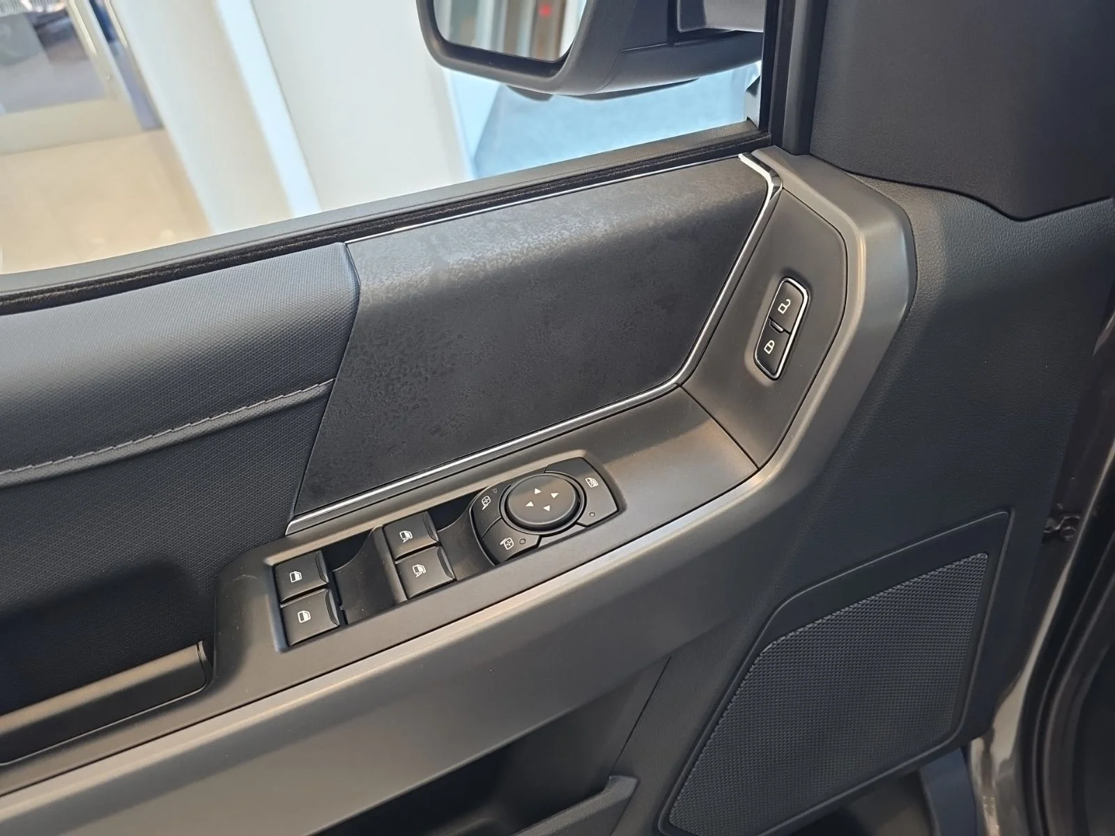New 2026 Carbonized Gray Metallic Ford XLT image 14