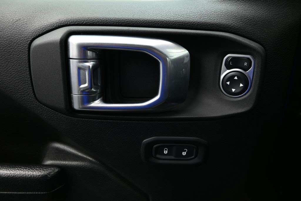 Used 2024 Black Clearcoat Jeep Sport S image 19