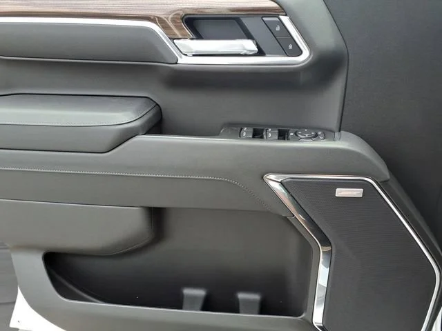 New 2026 Summit White Chevrolet LT Trail Boss image 13