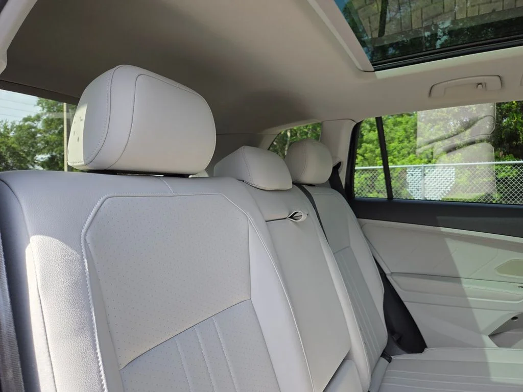 Used 2022 Silver Volkswagen 2.0T SE image 18