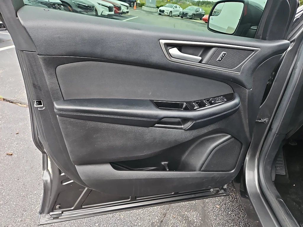 Used 2017 Magnetic Ford SEL image 19