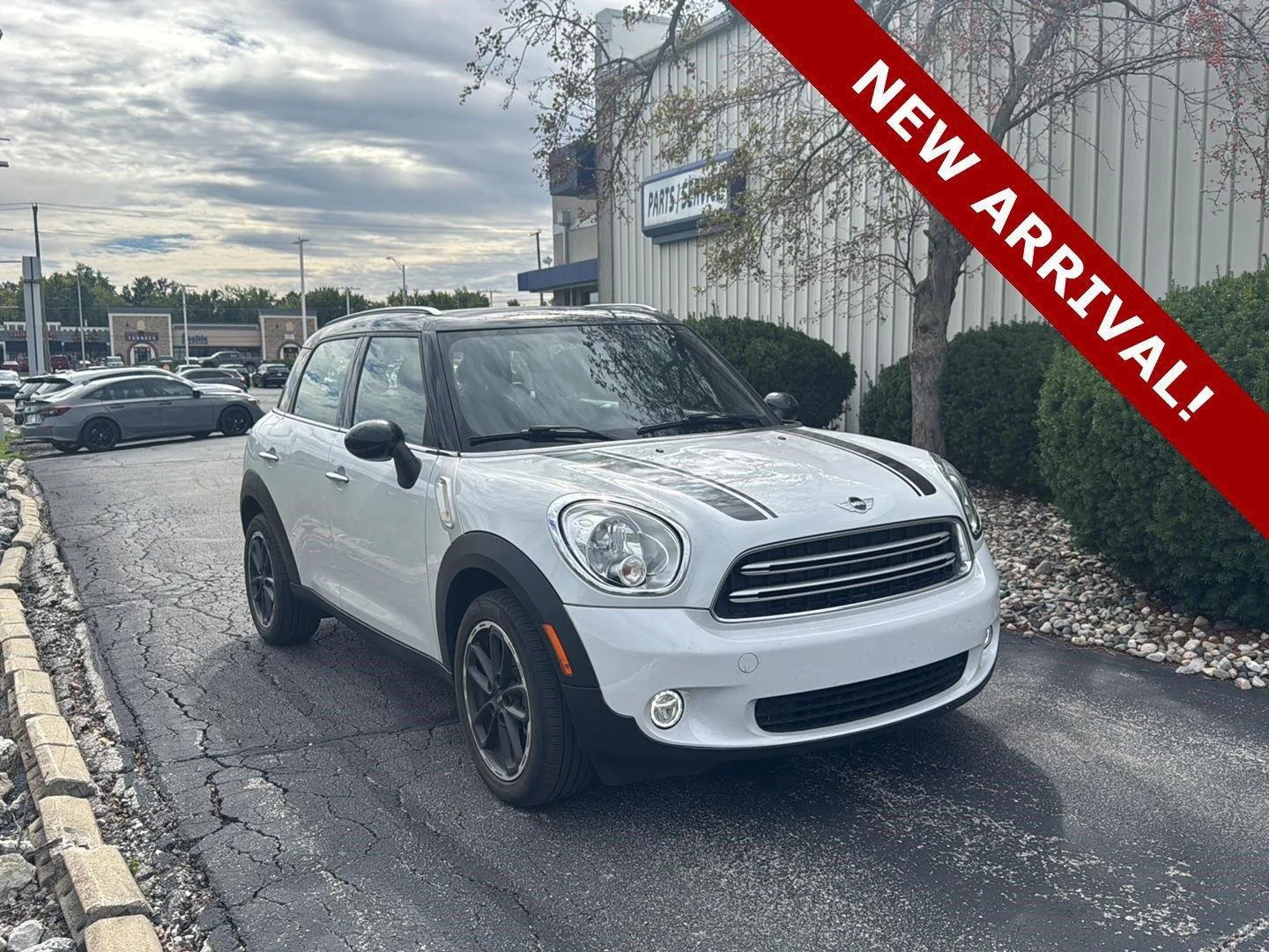 Used 2016 Light White MINI Cooper image 1