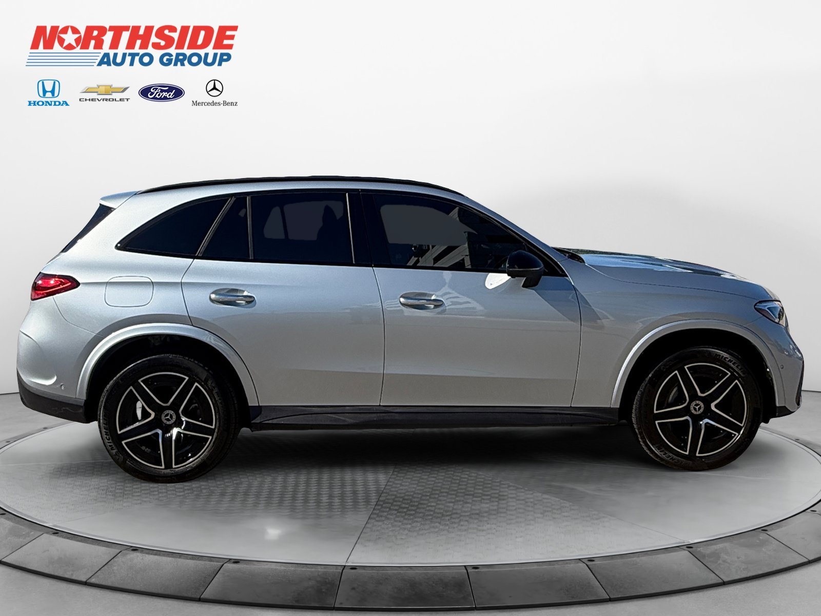 Used 2026 Silver Metallic Mercedes-Benz GLC 300 image 8