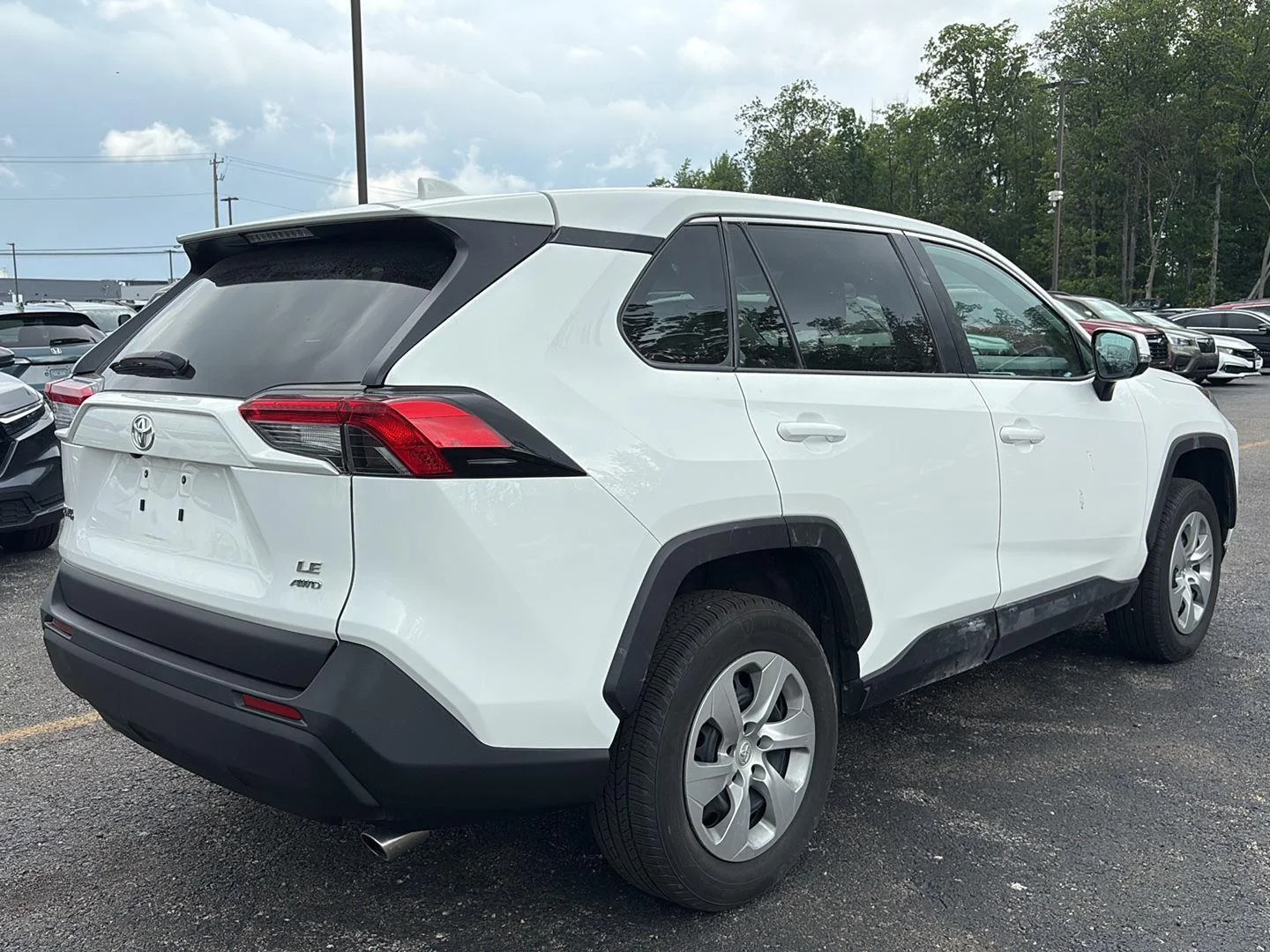 Used 2023 Ice Cap Toyota LE image 12