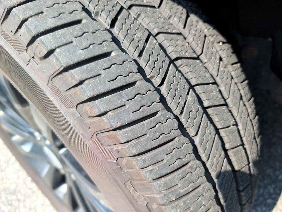 Used 2019 Black Metallic Ford Limited image 29