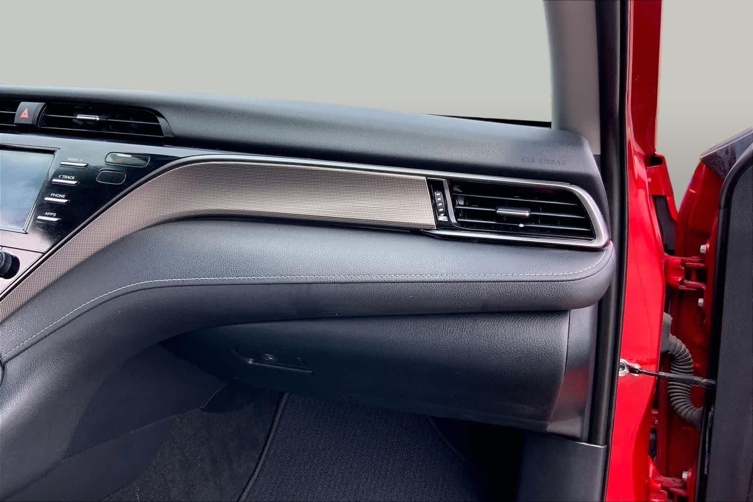 Used 2020 Supersonic Red Toyota SE image 18
