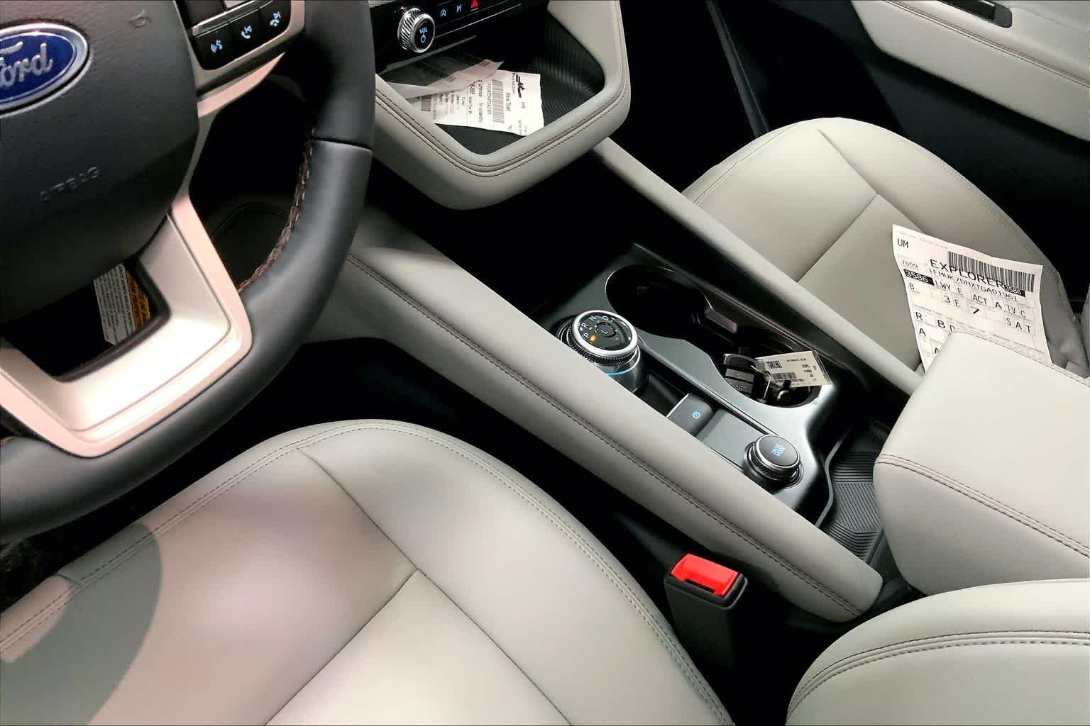 2026 Ford Explorer Active - Photo 6