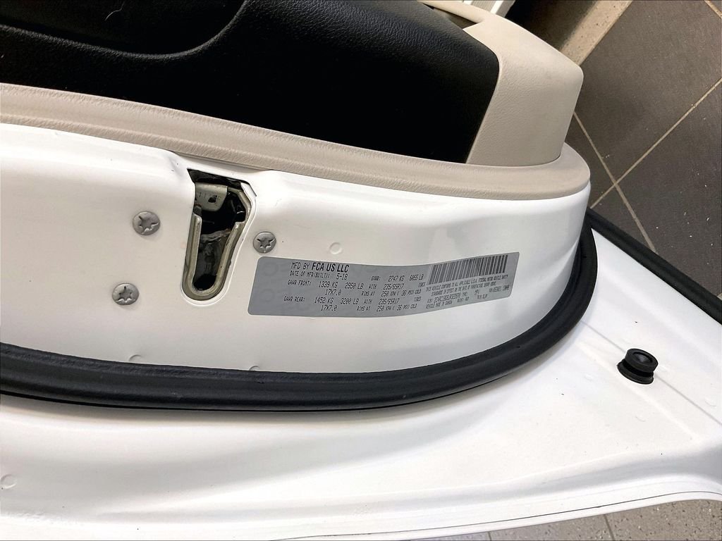 Used 2018 White Chrysler Touring L image 36
