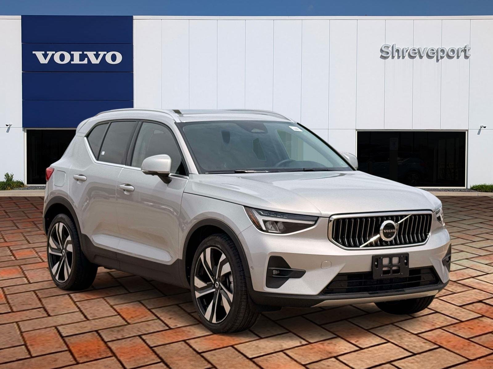 Used 2023 Silver Dawn Metallic Volvo Plus image 3