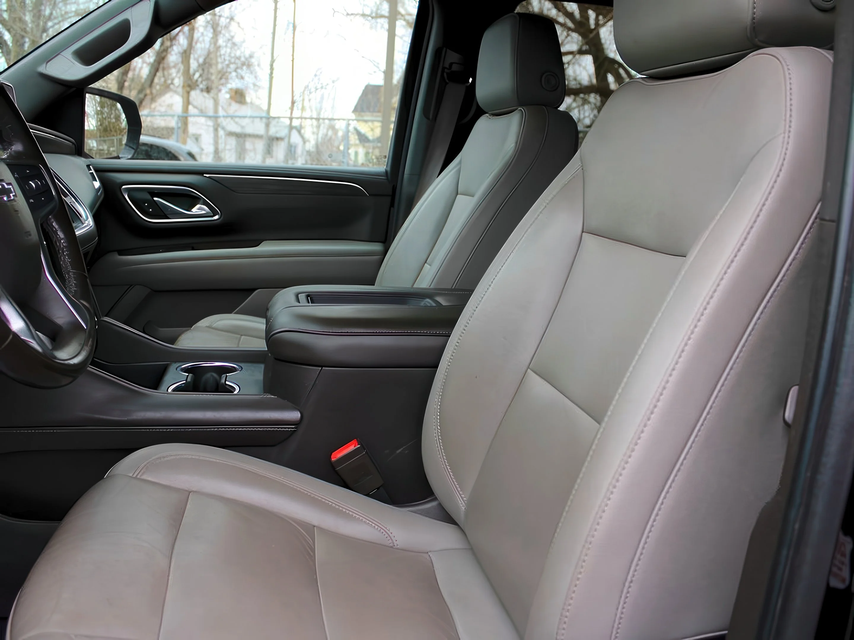 2021 Chevrolet Suburban Z71 - Photo 12