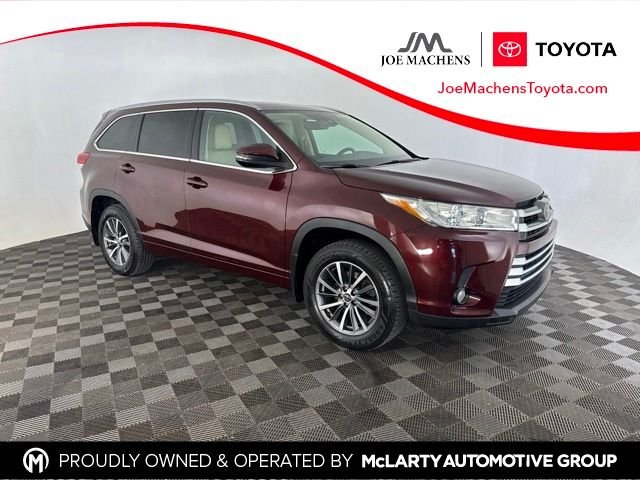 Used 2018 Red Toyota XLE image 1