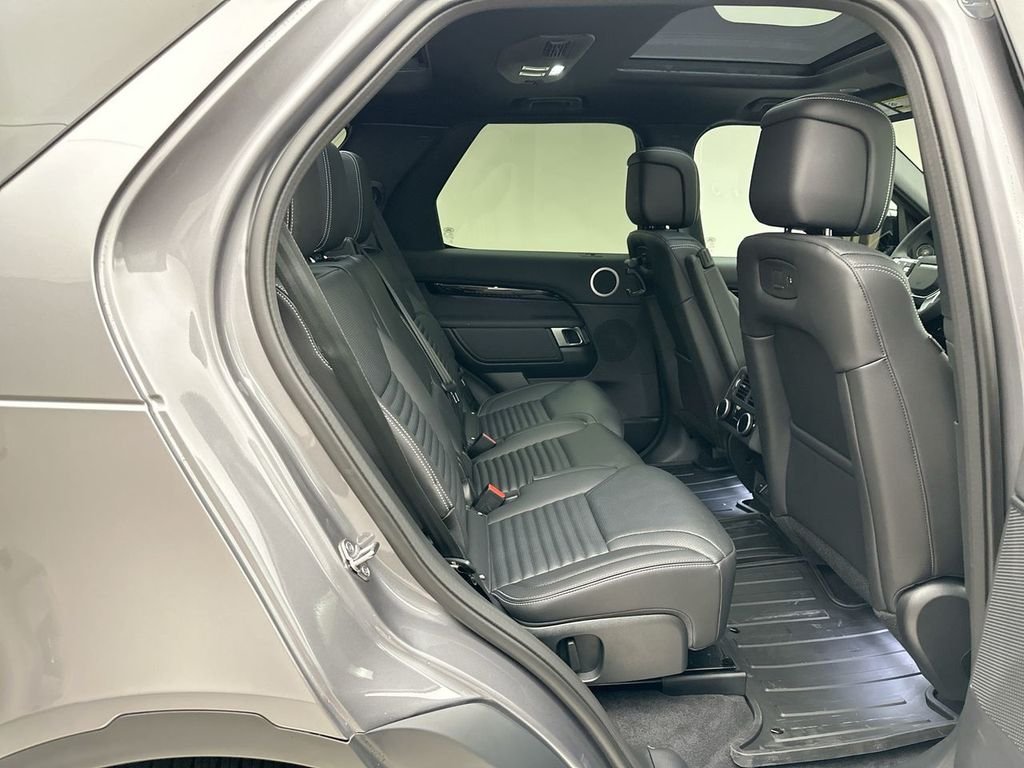 New 2026 Eiger Grey Land Rover S image 7