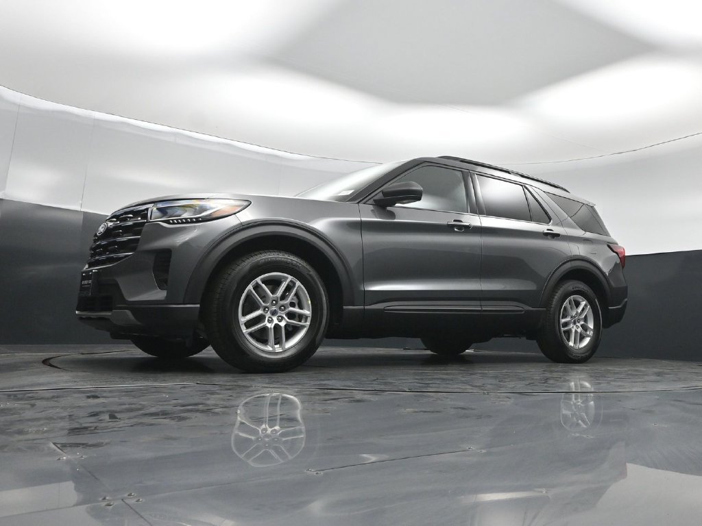 New 2027 Carbonized Gray Metallic Ford Active image 42