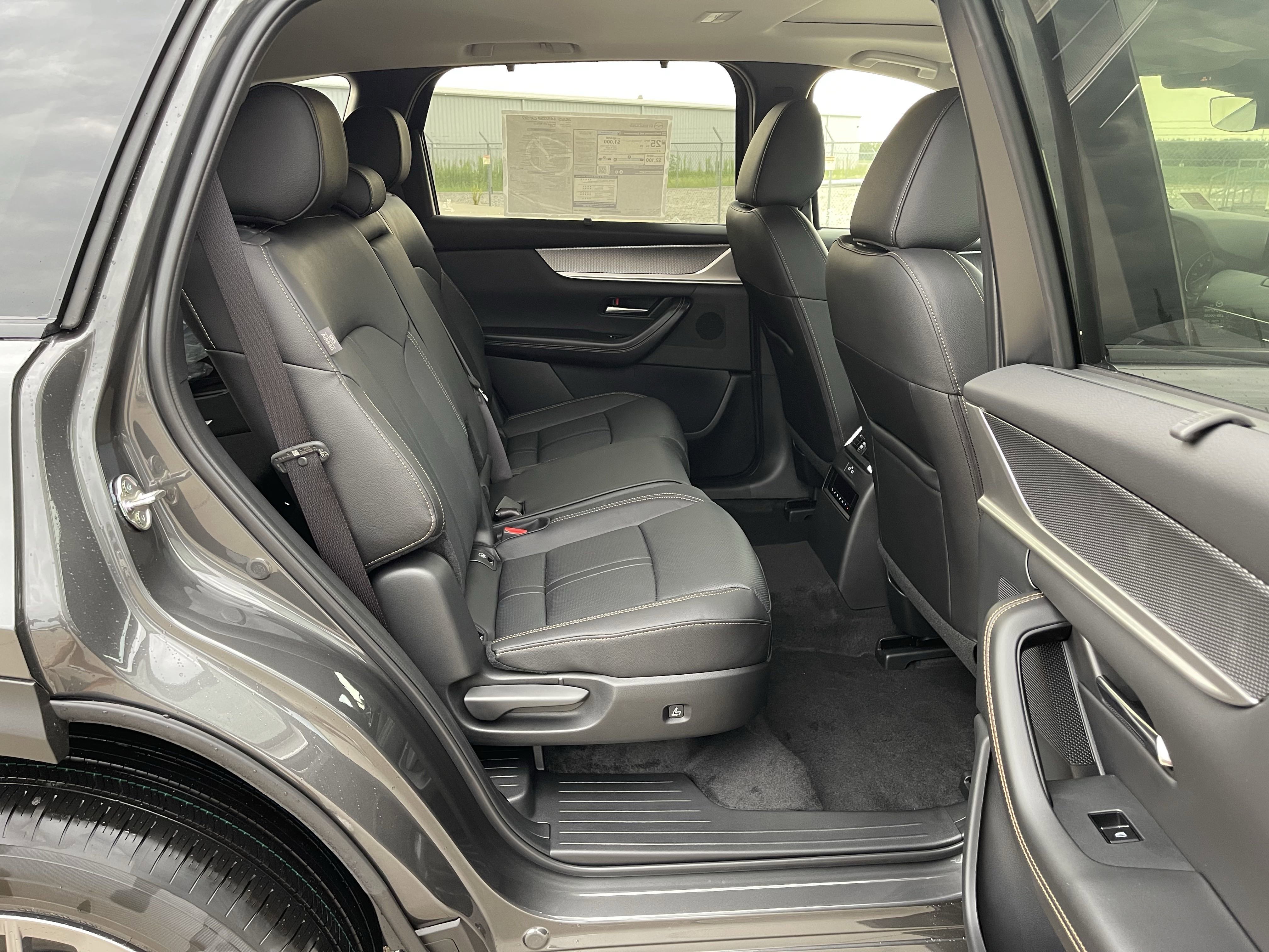 2025 Mazda CX-90 Preferred Package - Photo 10