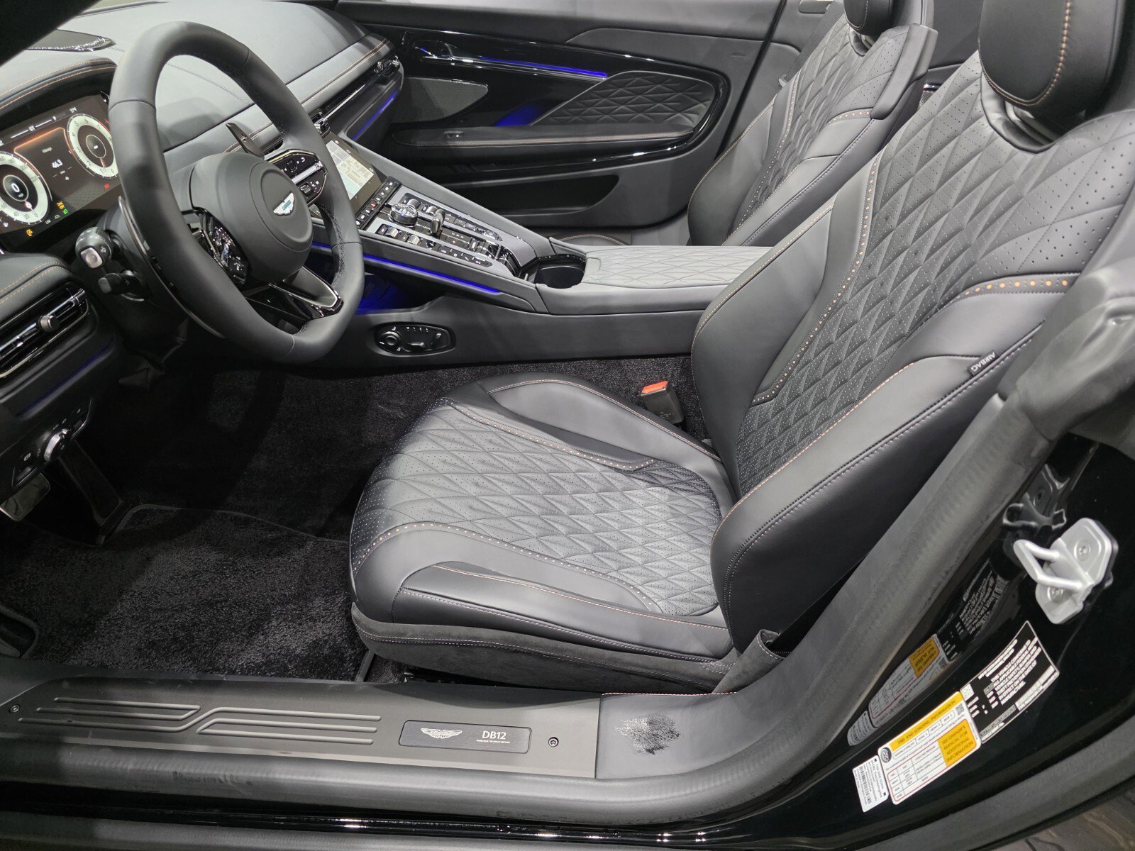 2026 Aston Martin DB12 Base - Photo 17