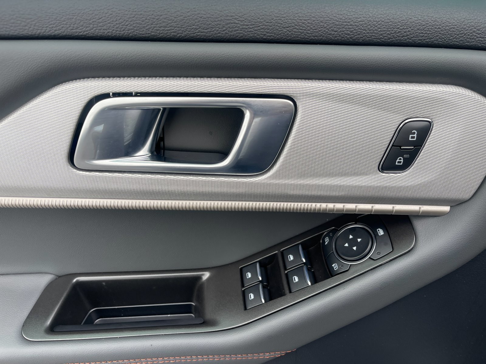 New 2026 Space White Metallic Ford Active image 12