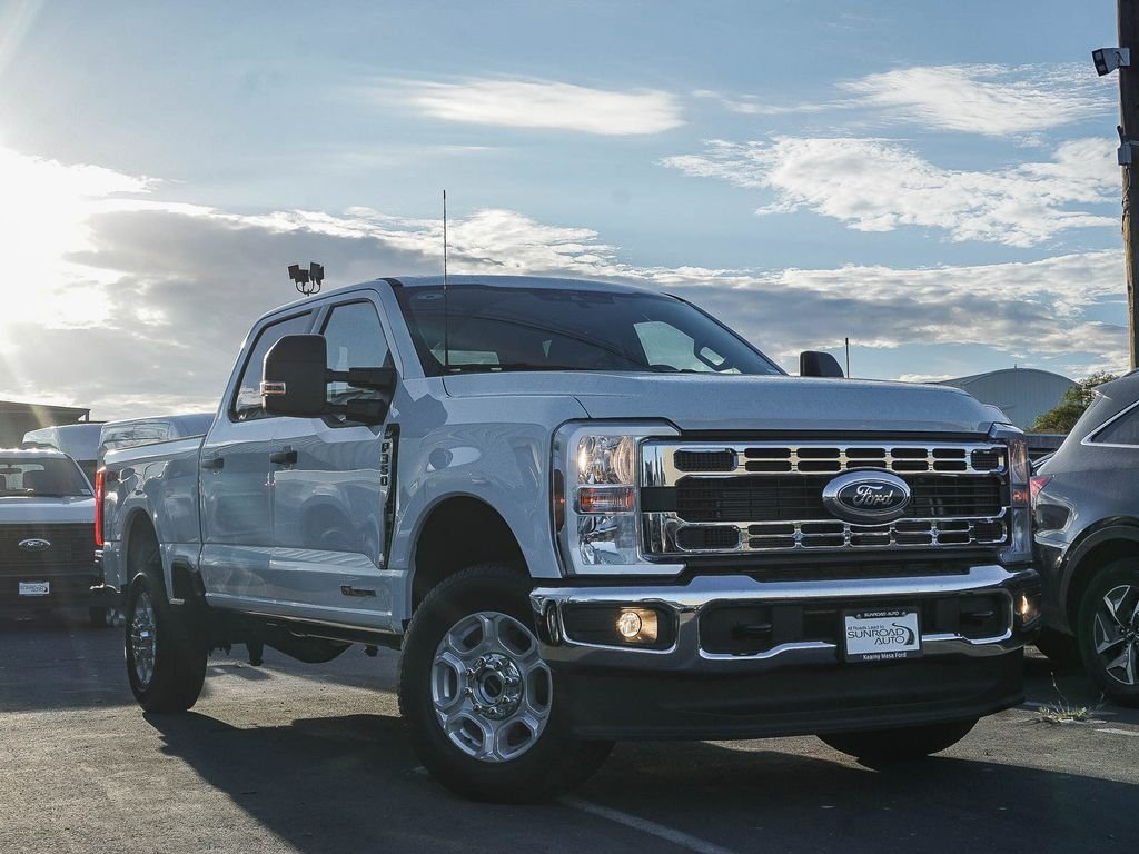 New 2026 Oxford White Ford XLT image 1