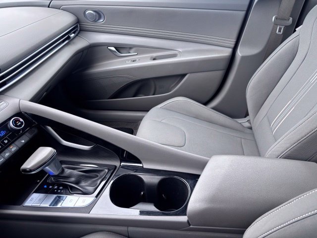 2025 Hyundai Elantra SEL - Photo 33