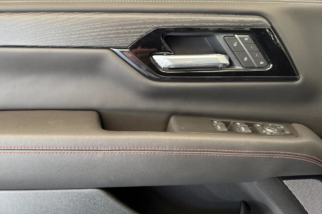 2026 GMC Yukon XL AT4 Ultimate - Photo 8