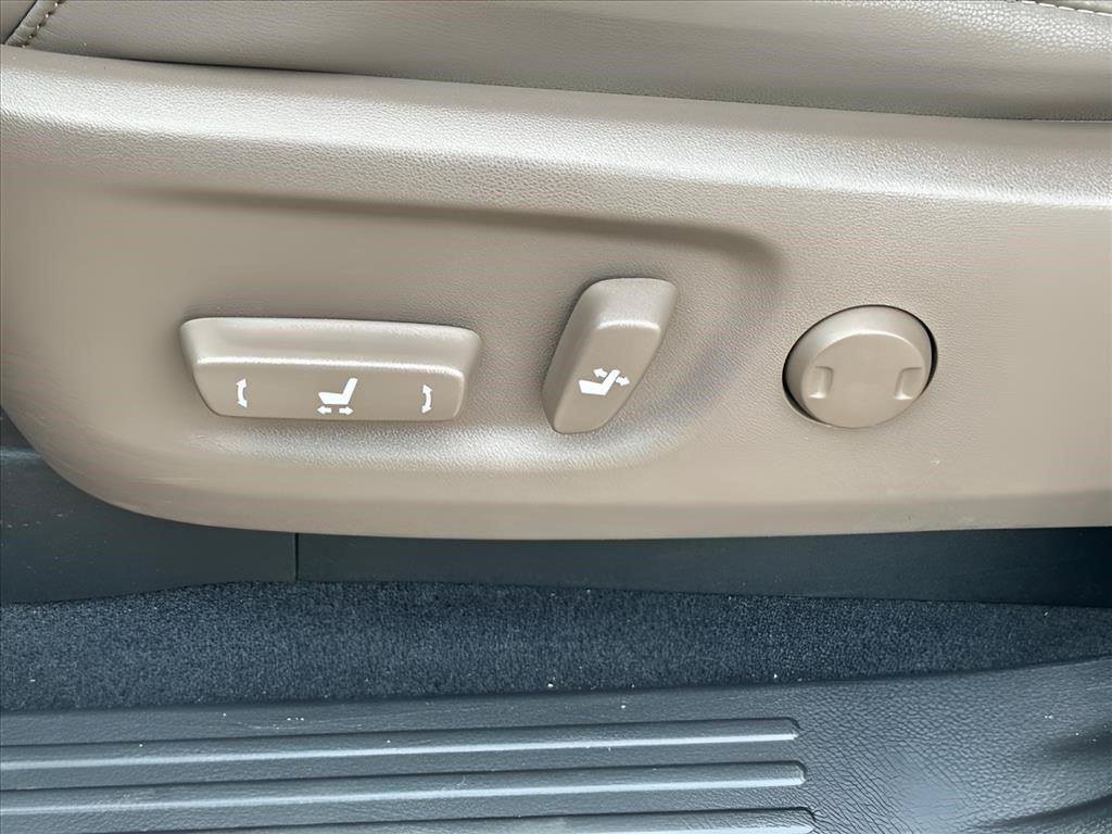 Used 2023 Black Onyx Lexus GX 460 Premium image 23