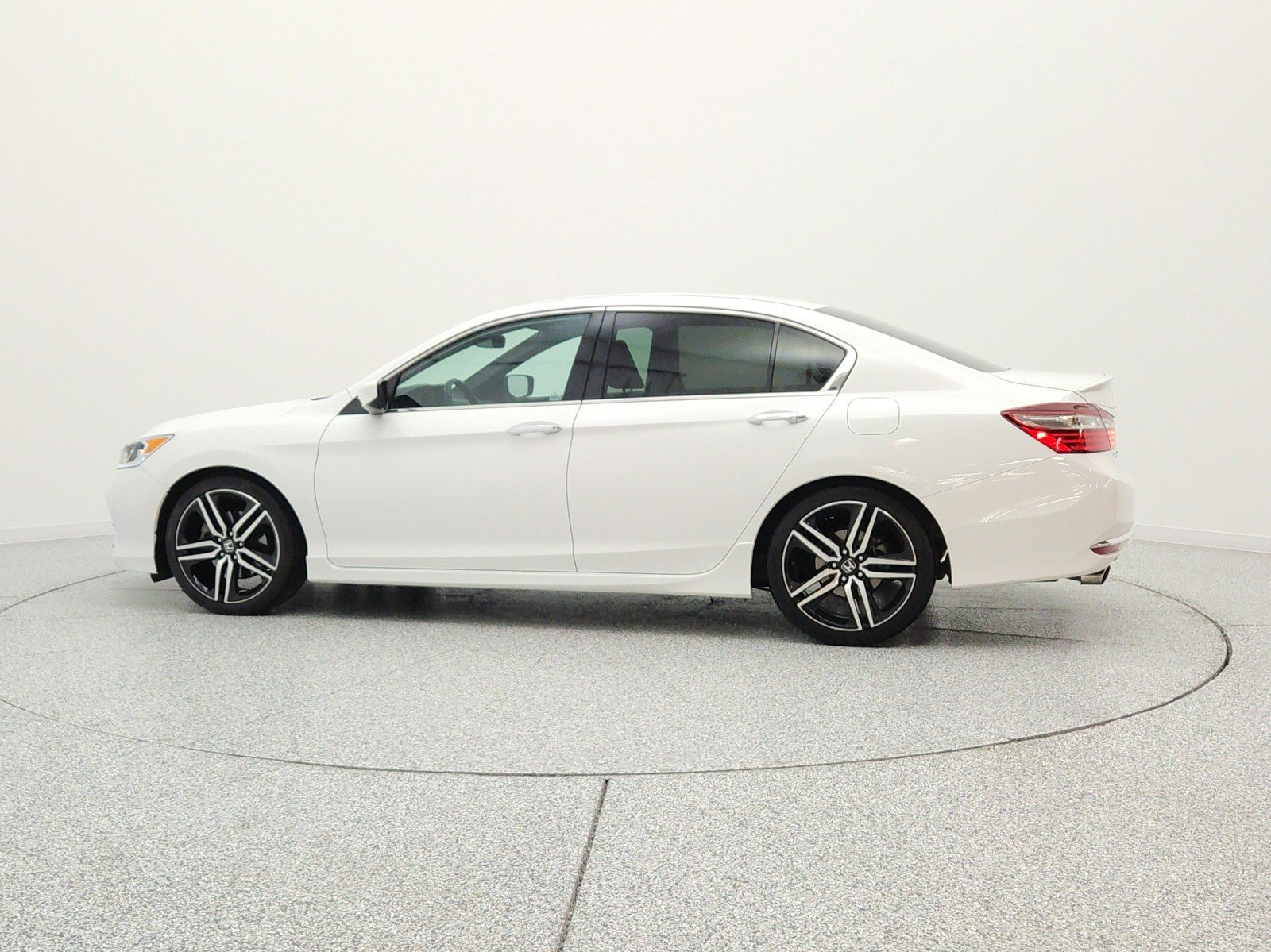 Used 2016 White Orchid Pearl Honda 4dr I4 CVT Sport image 8