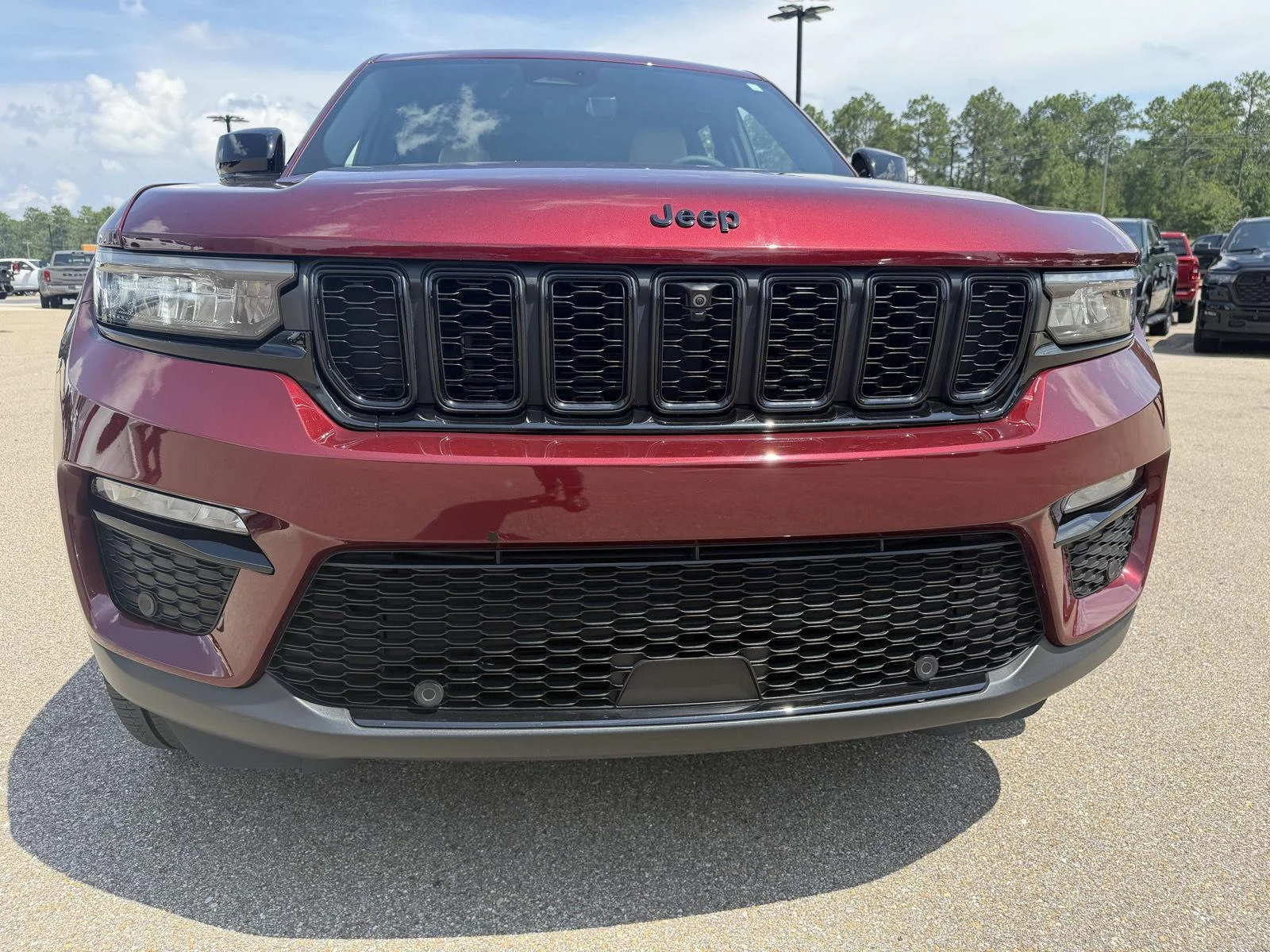 Used 2025 Velvet Red Pearlcoat Jeep Limited image 24