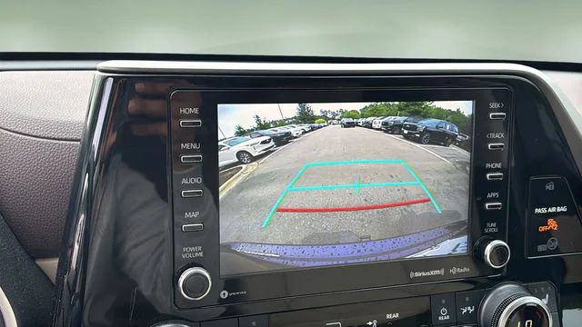 Used 2020  Toyota XLE image 27