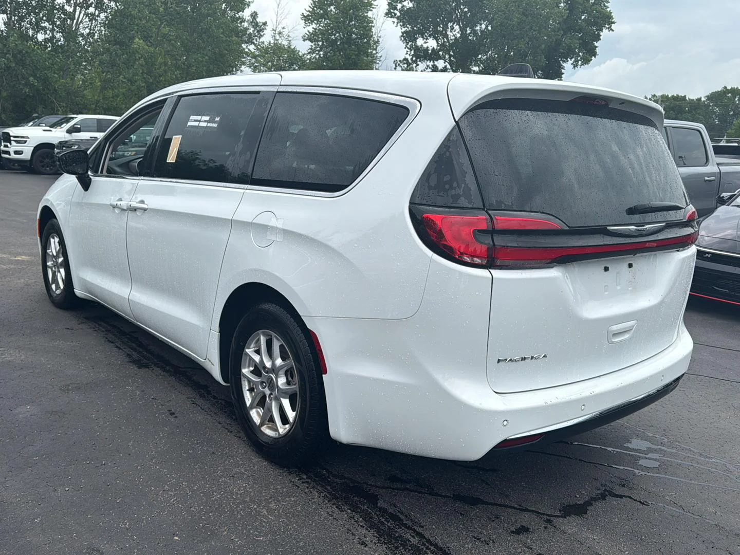 Used 2024 Bright White Clearcoat Chrysler Touring L image 12