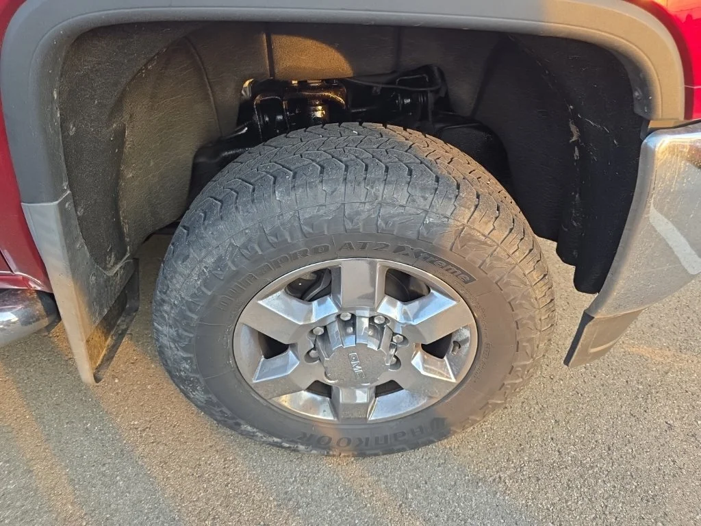 Used 2018 RED QUARTZ TINTCOAT GMC SLE image 4
