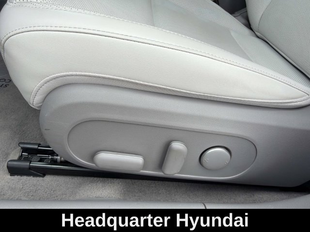 Used 2024 Silver Hyundai SEL image 10