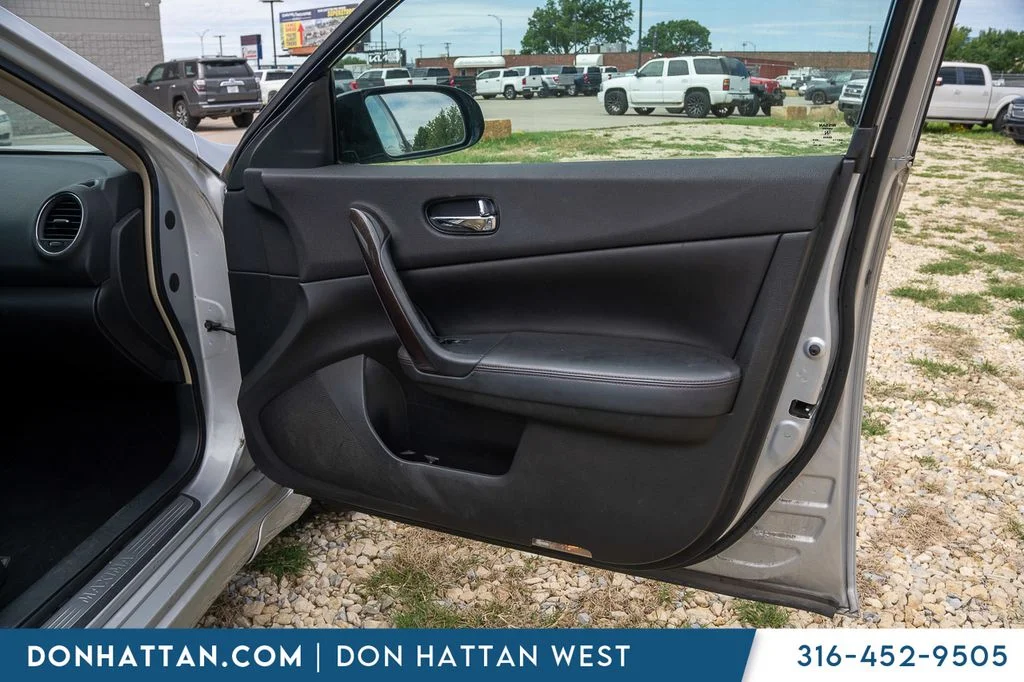 Used 2012 Silver Nissan 3.5 SV image 24