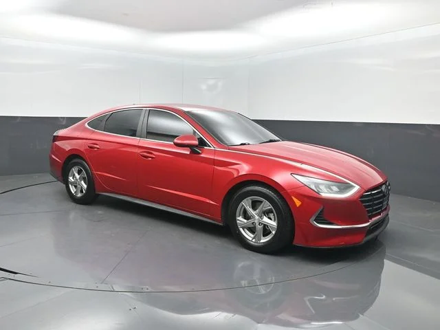 Used 2021 Red Hyundai SE image 27