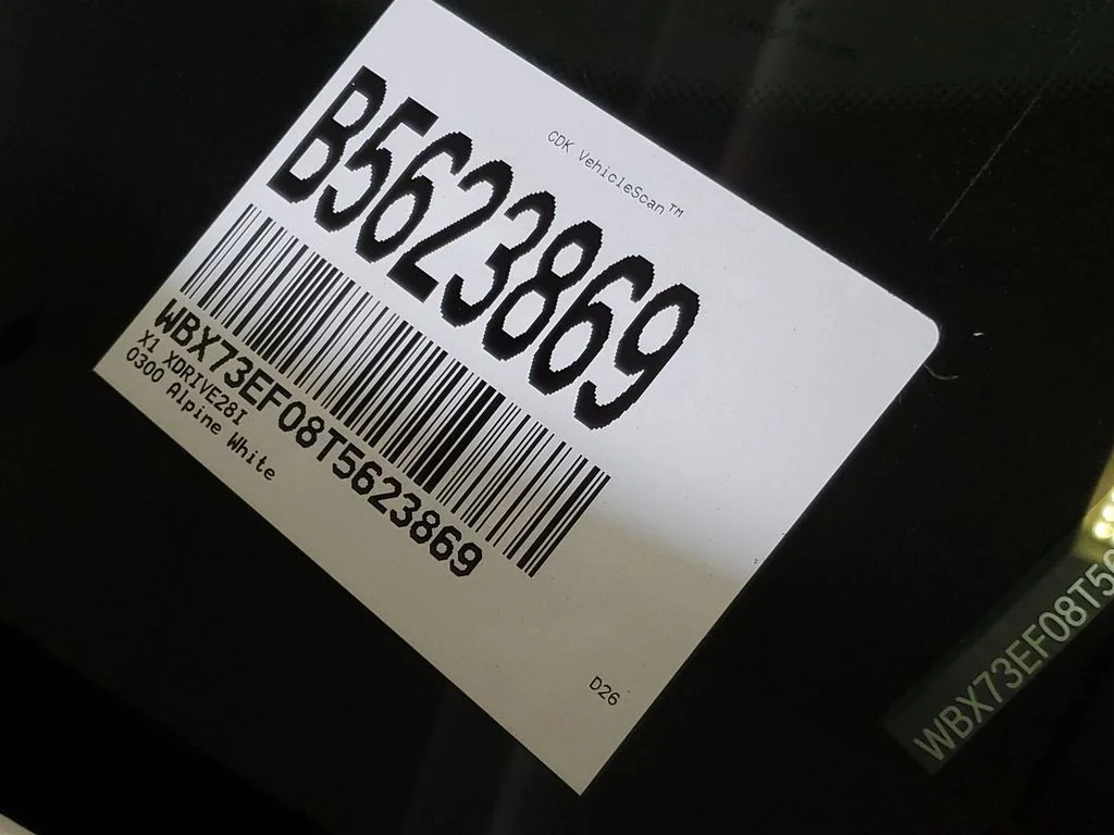 Used 2026 White BMW xDrive28i image 25