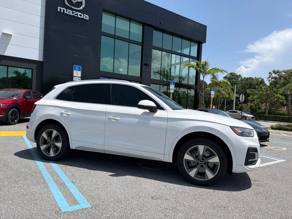 Used 2023 Glacier White Audi 40 Premium image 4