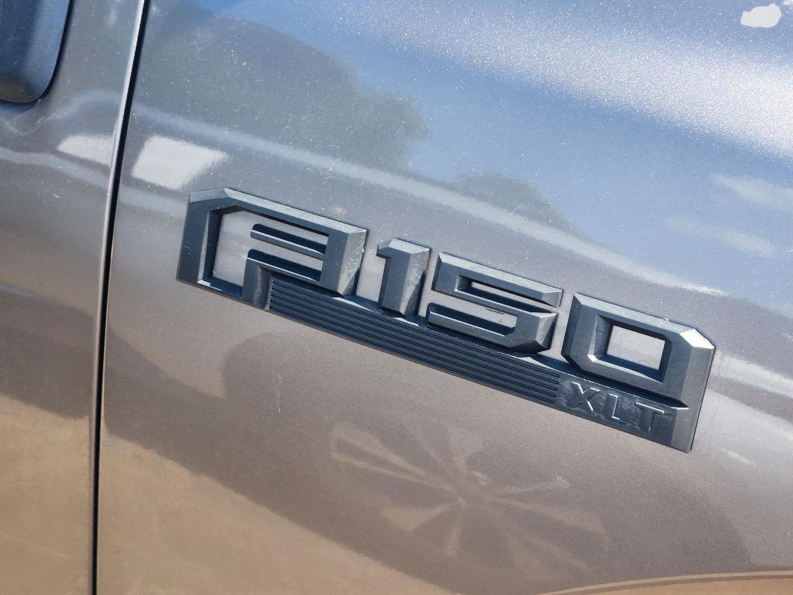 Used 2018 Stone Gray Ford XLT image 9