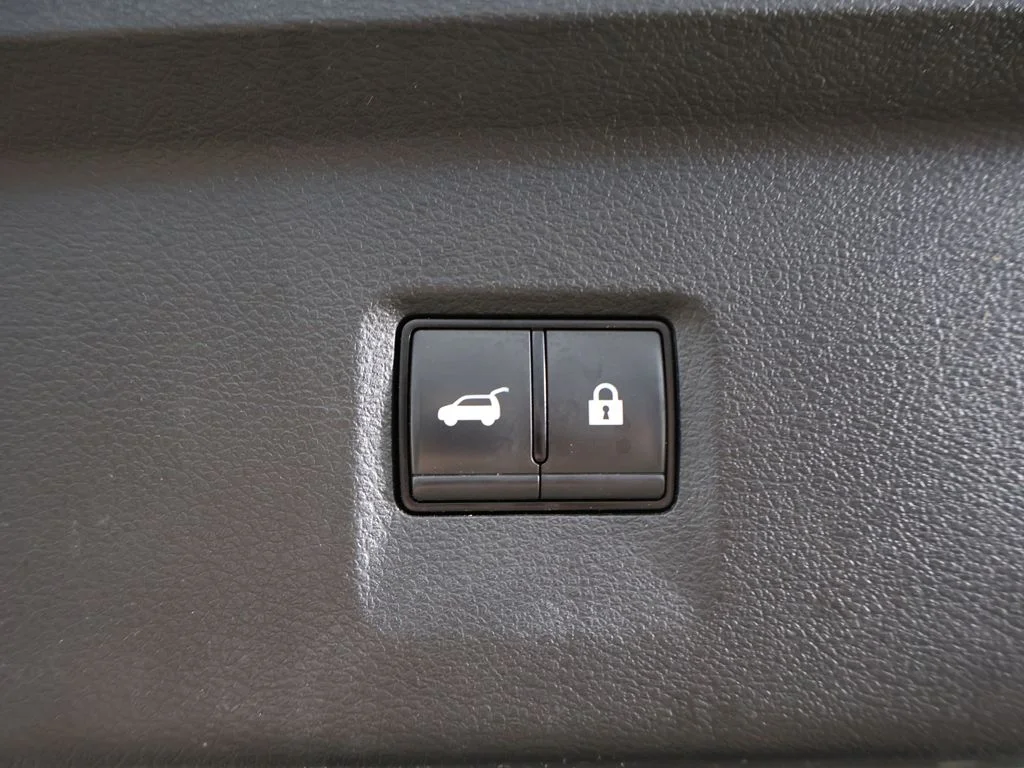 Used 2024 Mineral INFINITI LUXE image 24