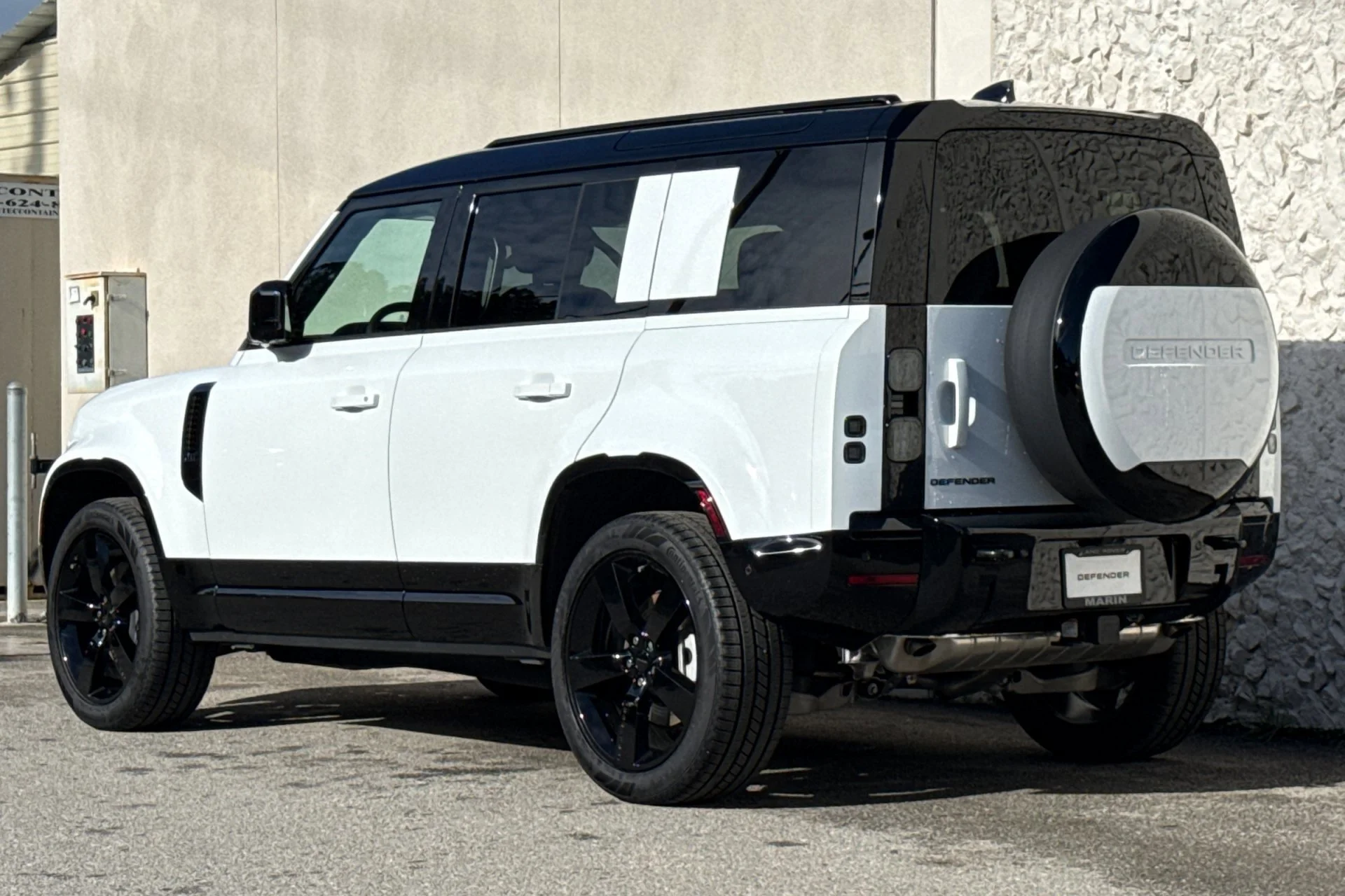 New 2026 Fuji White Land Rover X-Dynamic SE image 6