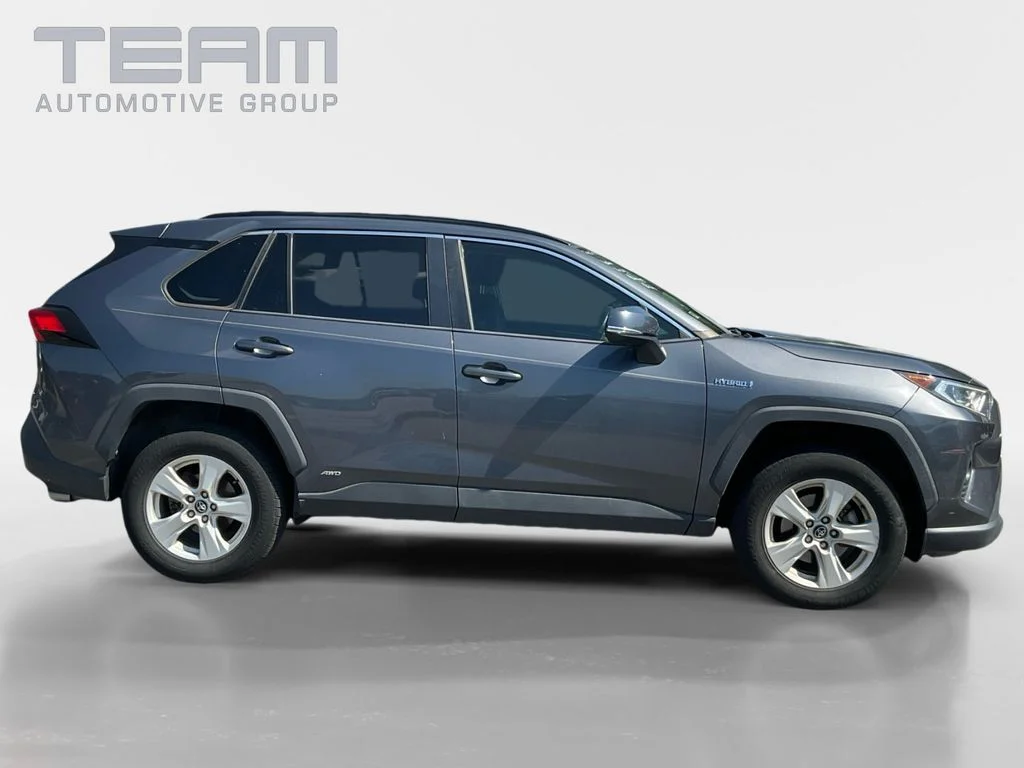 Used 2020 Gray Toyota XLE image 8