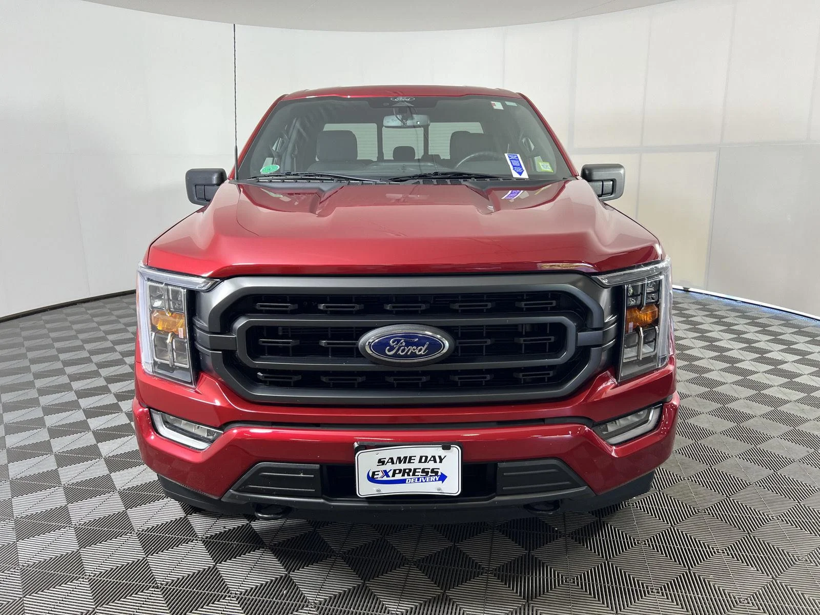 Used 2022  Ford XL image 26