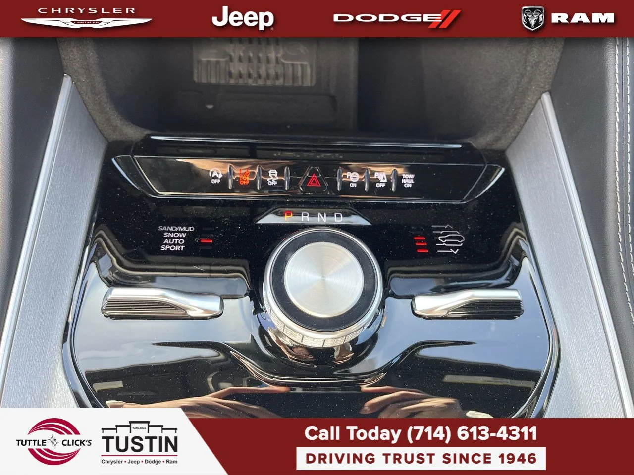 New 2026 Baltic-Gray Metallic Clear-Coat Exterior Paint Jeep Limited Reserve image 25