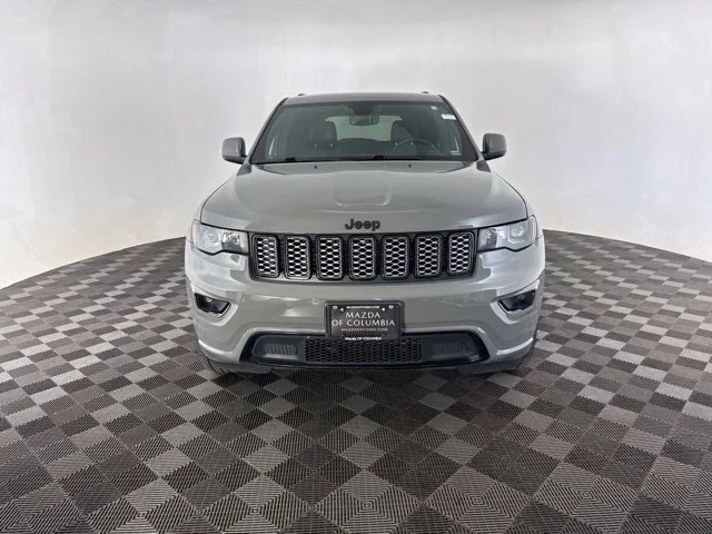 Used 2022 Gray Jeep Laredo X image 2