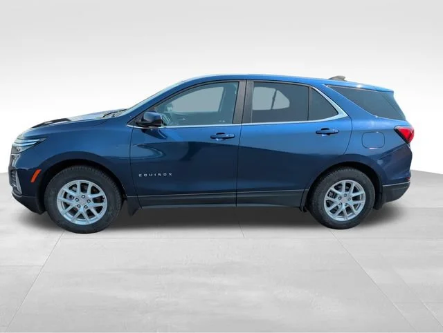 Used 2022 Chevrolet Equinox LT with VIN 3GNAXUEV2NL124185 for sale in Marshfield, WI