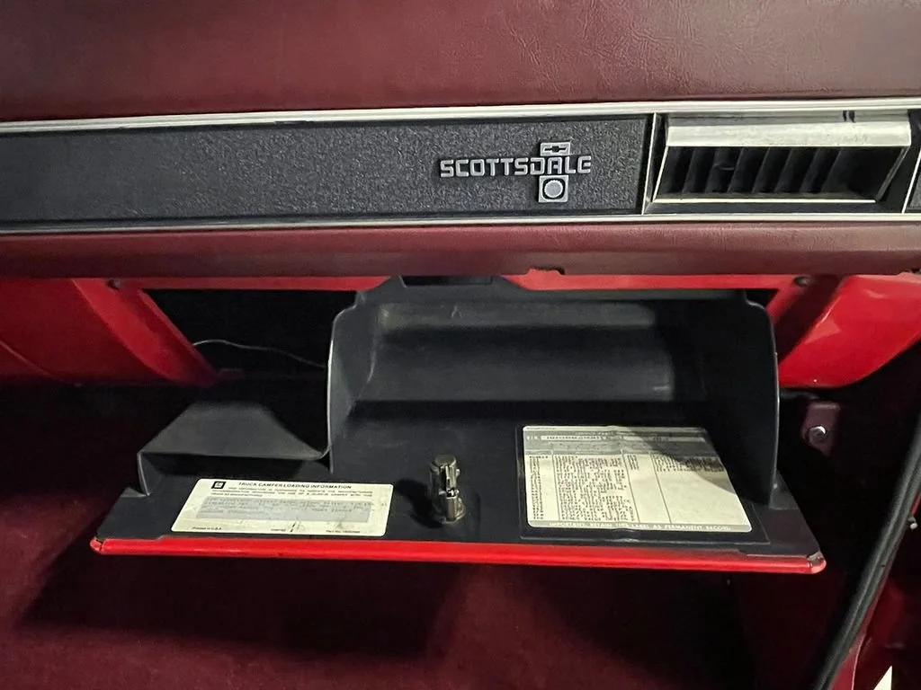 Used 1985  Chevrolet NA image 40