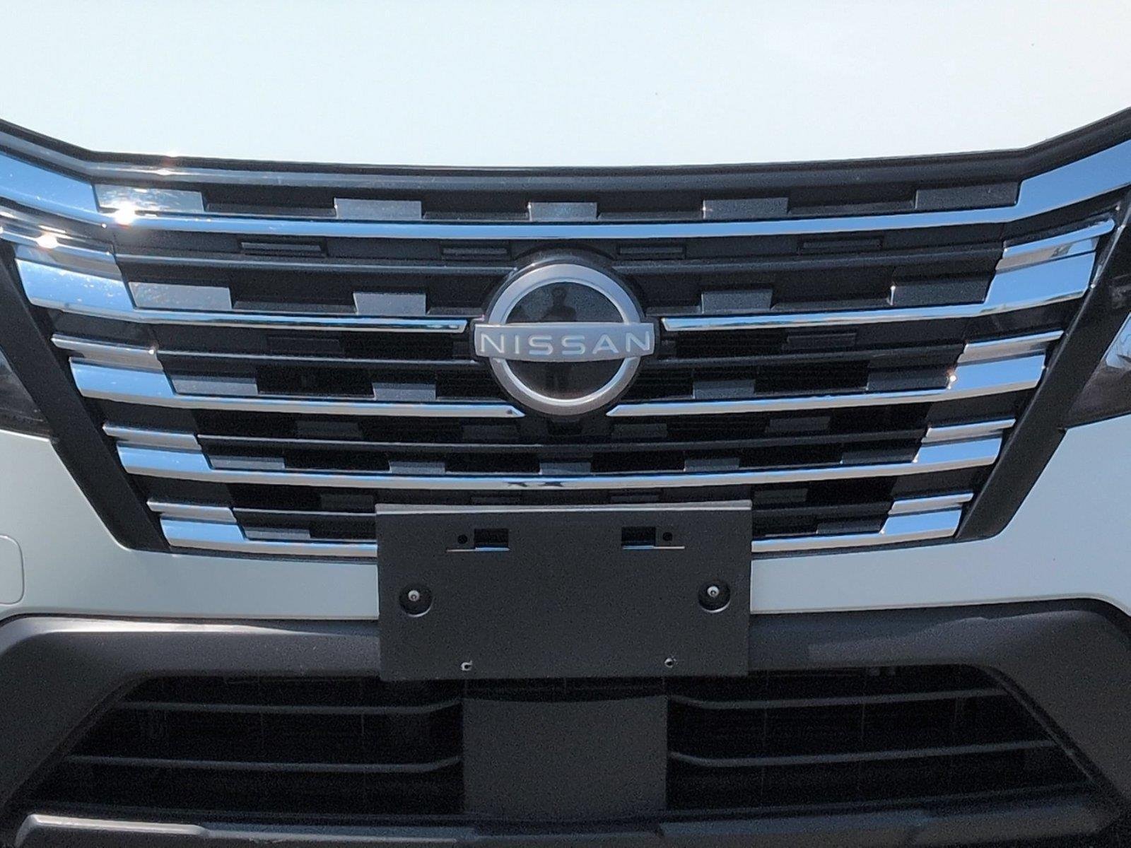 Used 2024 Glacier White Nissan S image 14