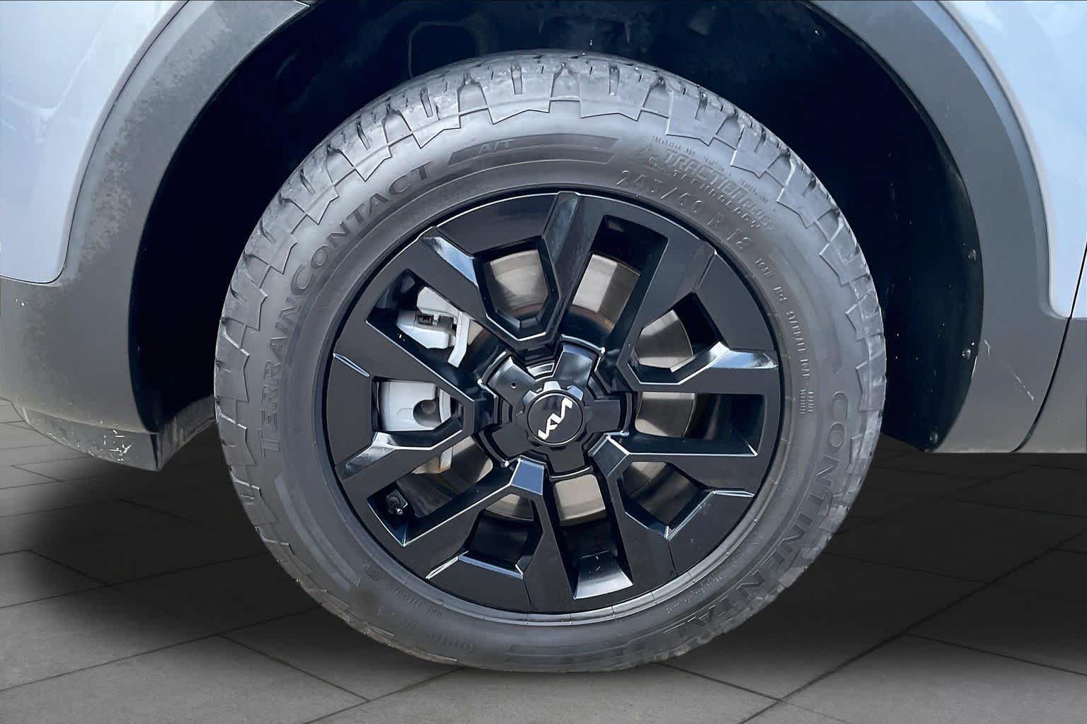 Used 2024 Everlasting Silver Kia SX X-Pro image 11